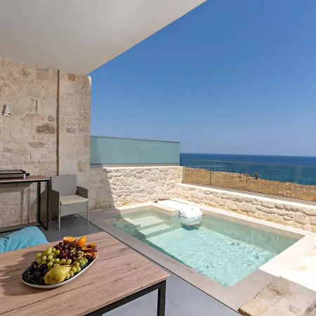 Nyaraló Philip Seafront Suite!